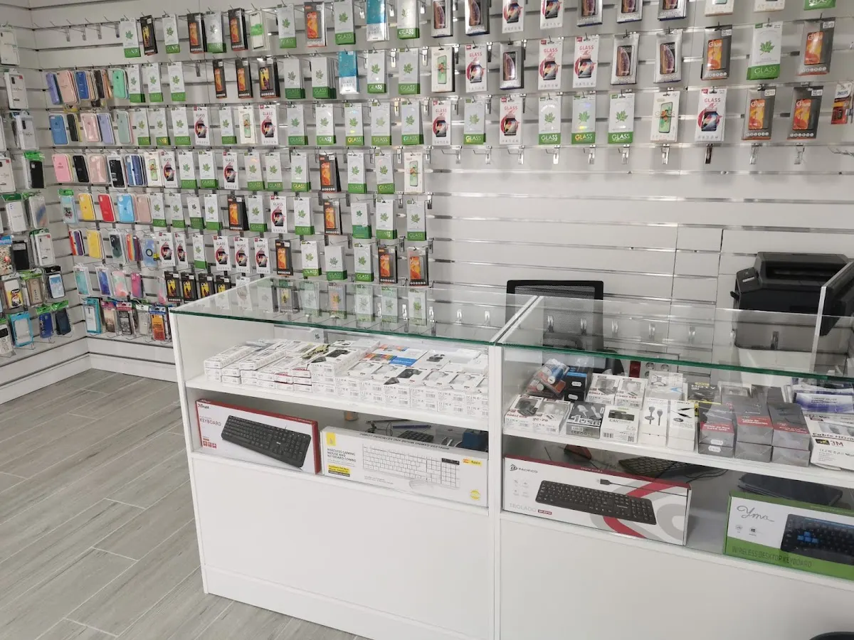 Mostrador y accesorios de telefonía en Abadiño Móviles y Ordenadores