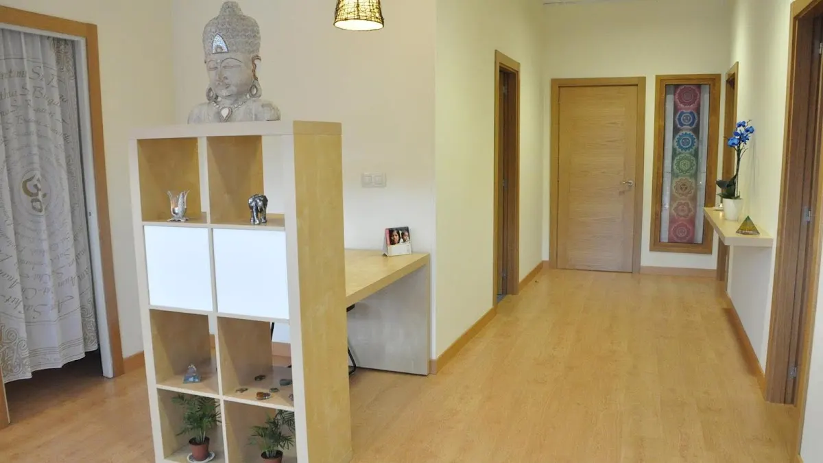 Recepción y pasillo del centro Ananta Yoga Durango