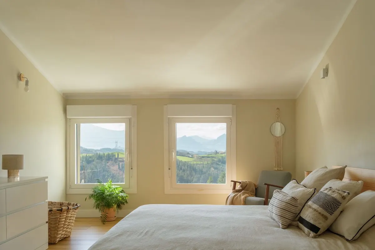 Dormitorio de Areitio Etxea con vistas al paisaje