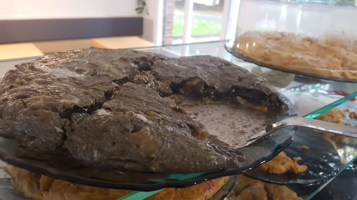 Tortilla expuesta en una bandeja en Arripu.