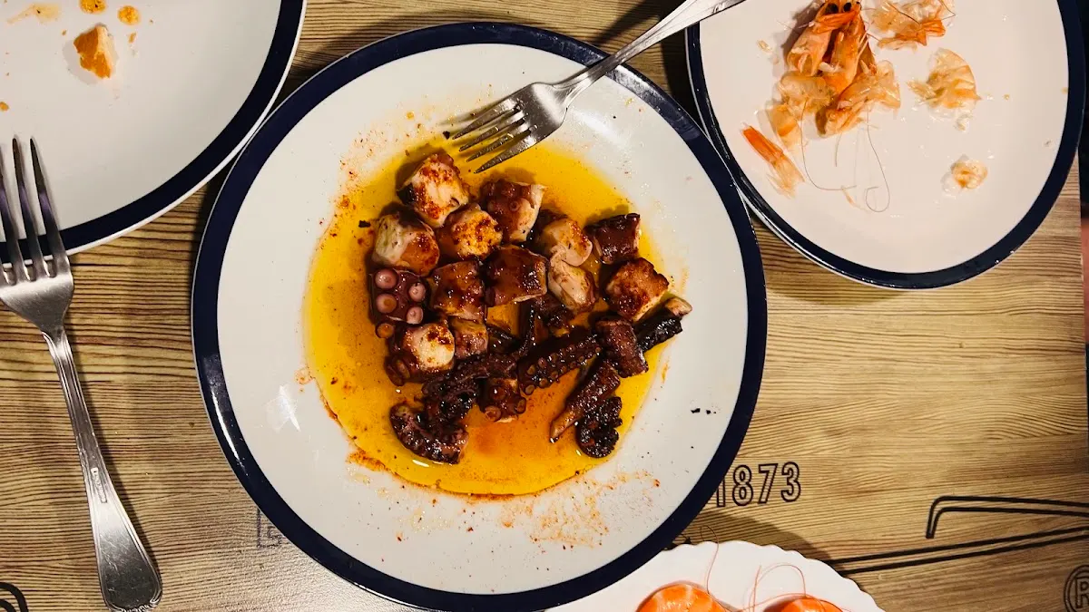 Plato de pulpo servido en Bar Gorbea.