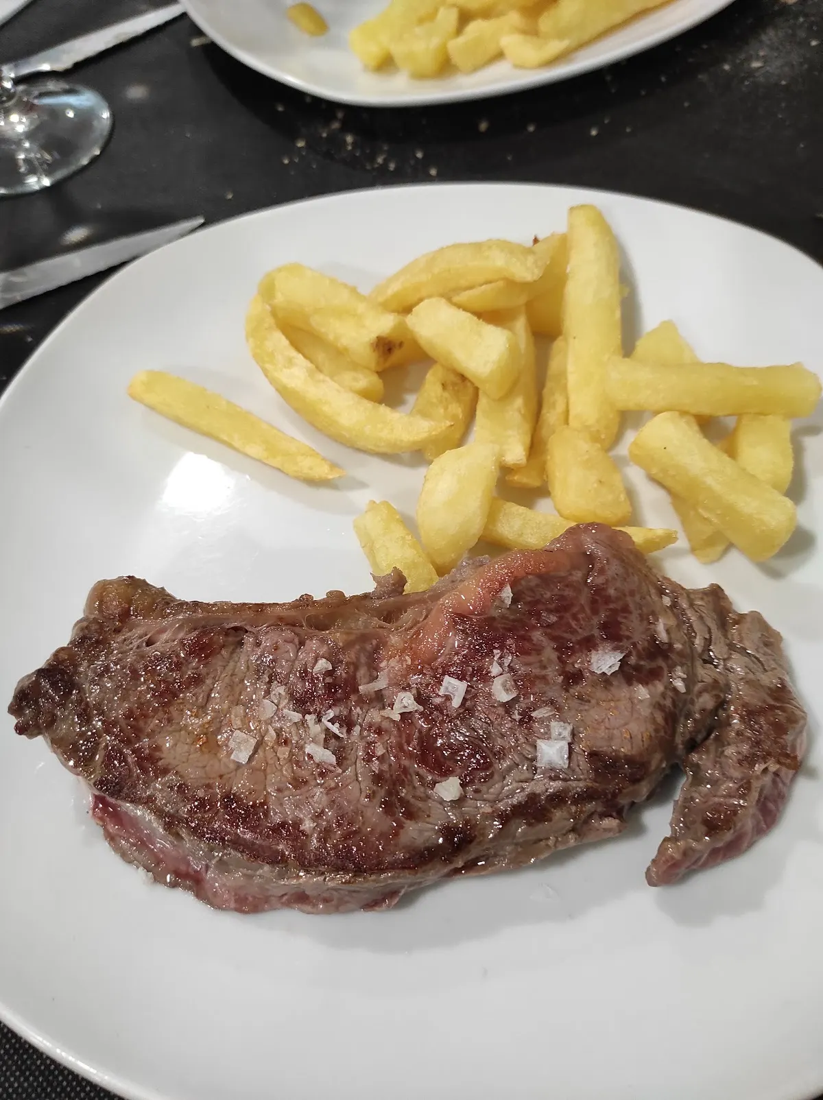Chuleta con patatas fritas en Bar restaurante Nere Jatetxea