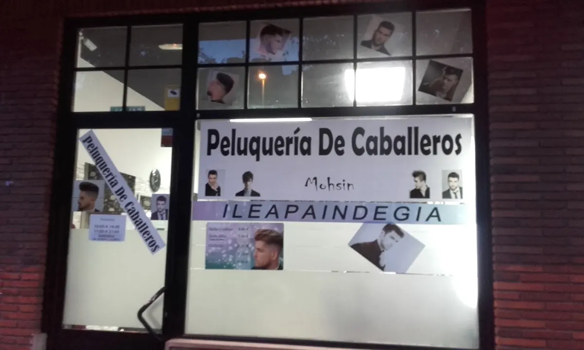 Rótulo de peluquería de caballeros de Barberlandako Mohsin Madalena.