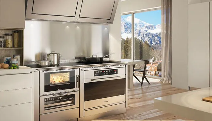 Cocina con electrodomésticos y sistema de calefacción.