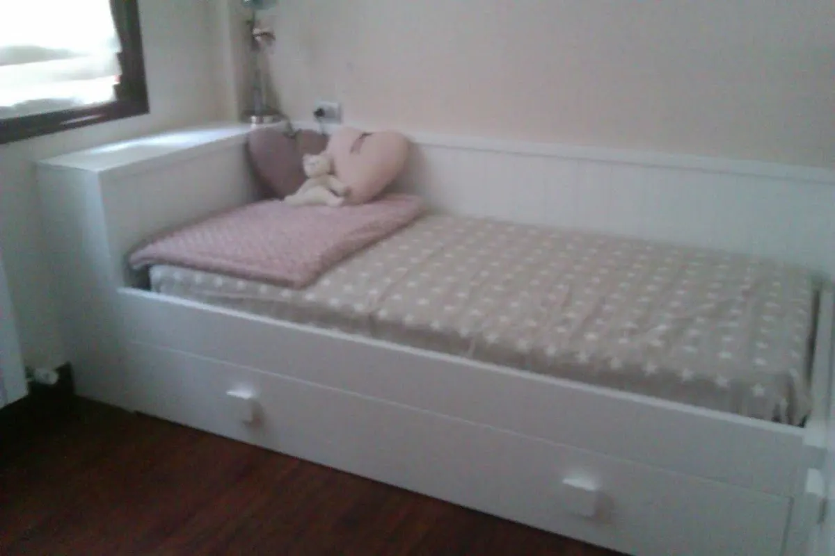 Cama individual con cajones de Carpintería Ebanistería Egurbeta