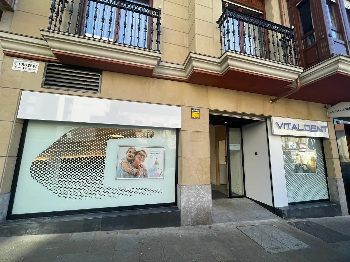 Fachada de Clínica Dental Vitaldent en Amorebieta-Etxano.