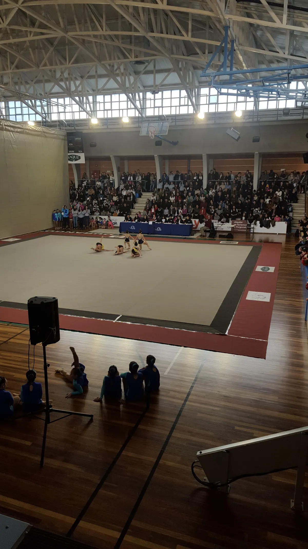 Competición de gimnasia en el pabellón de Durango Kirolak–Landako I.