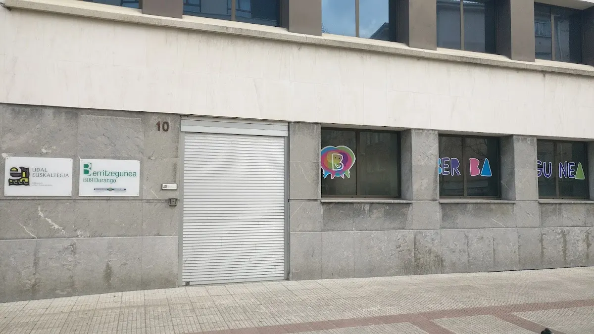 Fachada de Durangoko Udal Euskaltegia en Durango