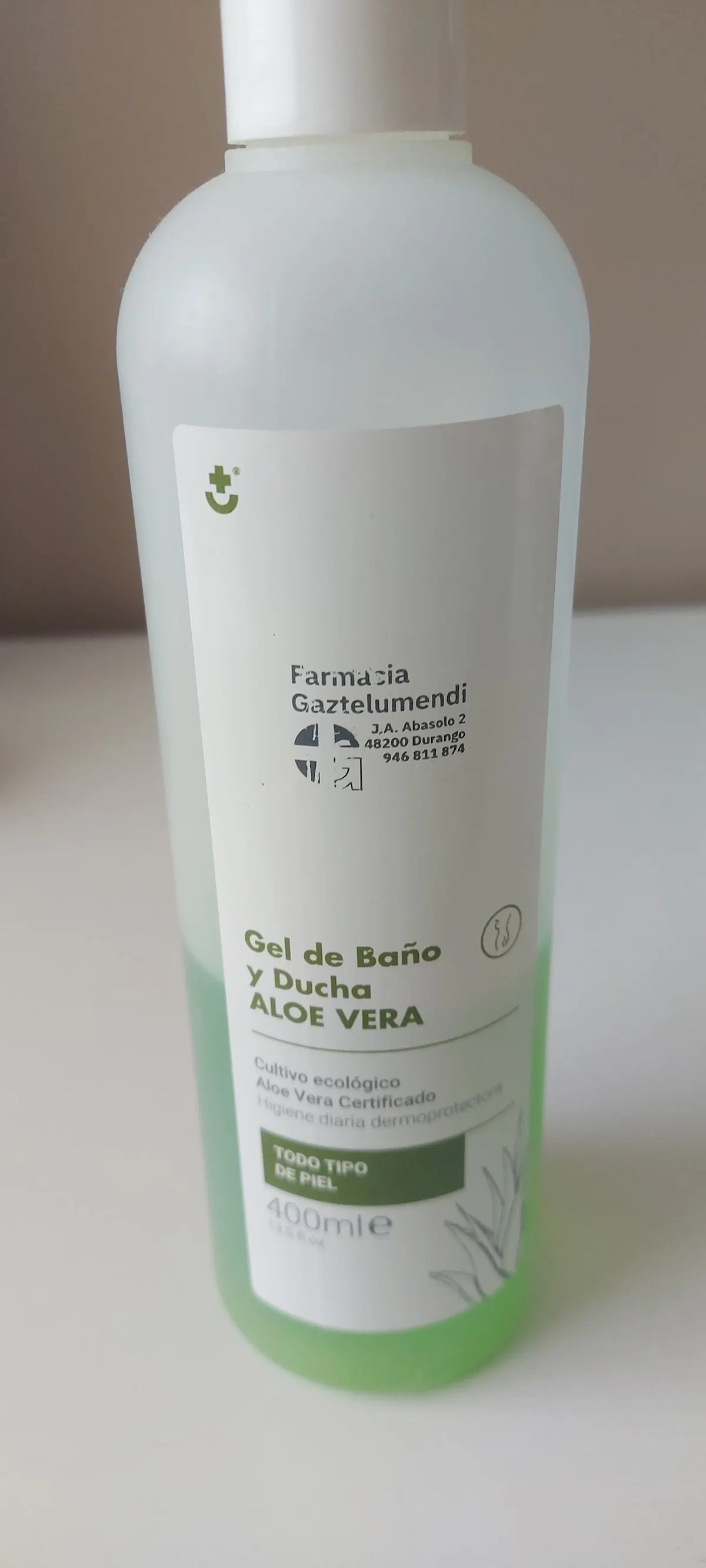 Envase de gel de baño y ducha de aloe vera de Farmacia Gaztelumendi.