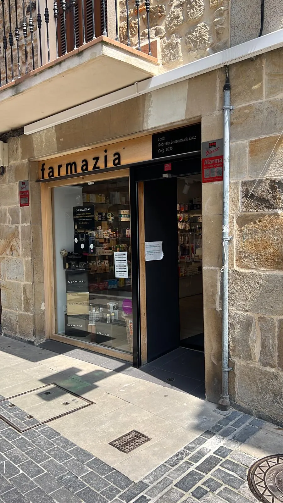 Entrada de Farmacia Santamaria Diaz en Elorrio
