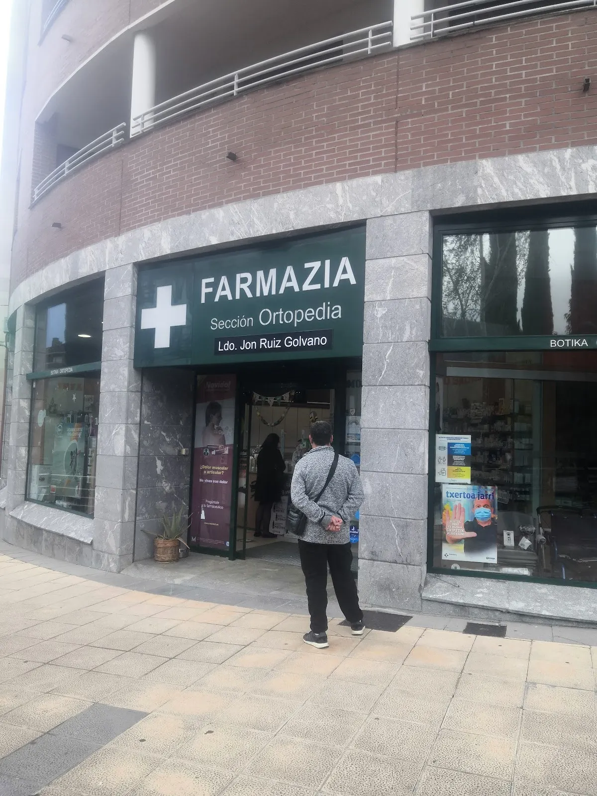 Entrada de FARMACIA SEC. ORTOPEDIA LIDE GUARROTXENA URKIDI.