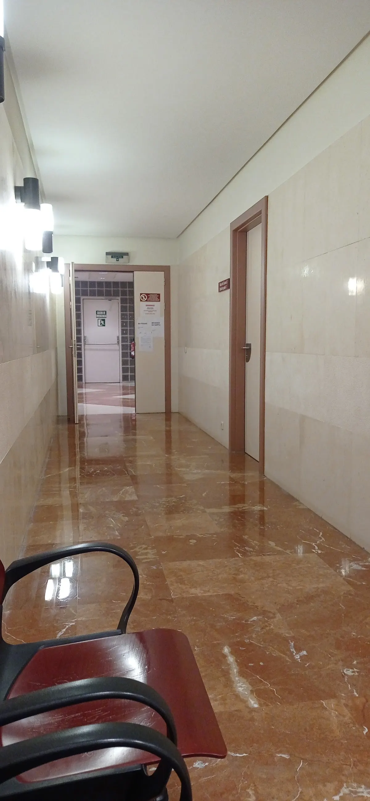 Sala de espera en el interior de FREMAP Abadiño