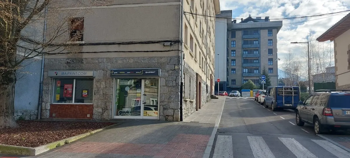Fachada de IBAIPRINT.COM en una calle de Durango