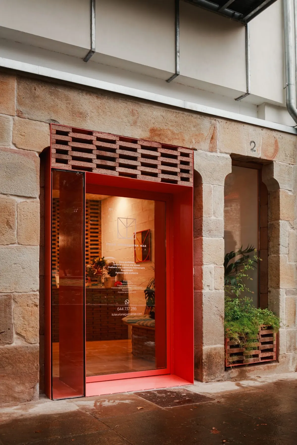 Entrada del centro Itziar Urionaguena Mar Fisioterapia en Durango.