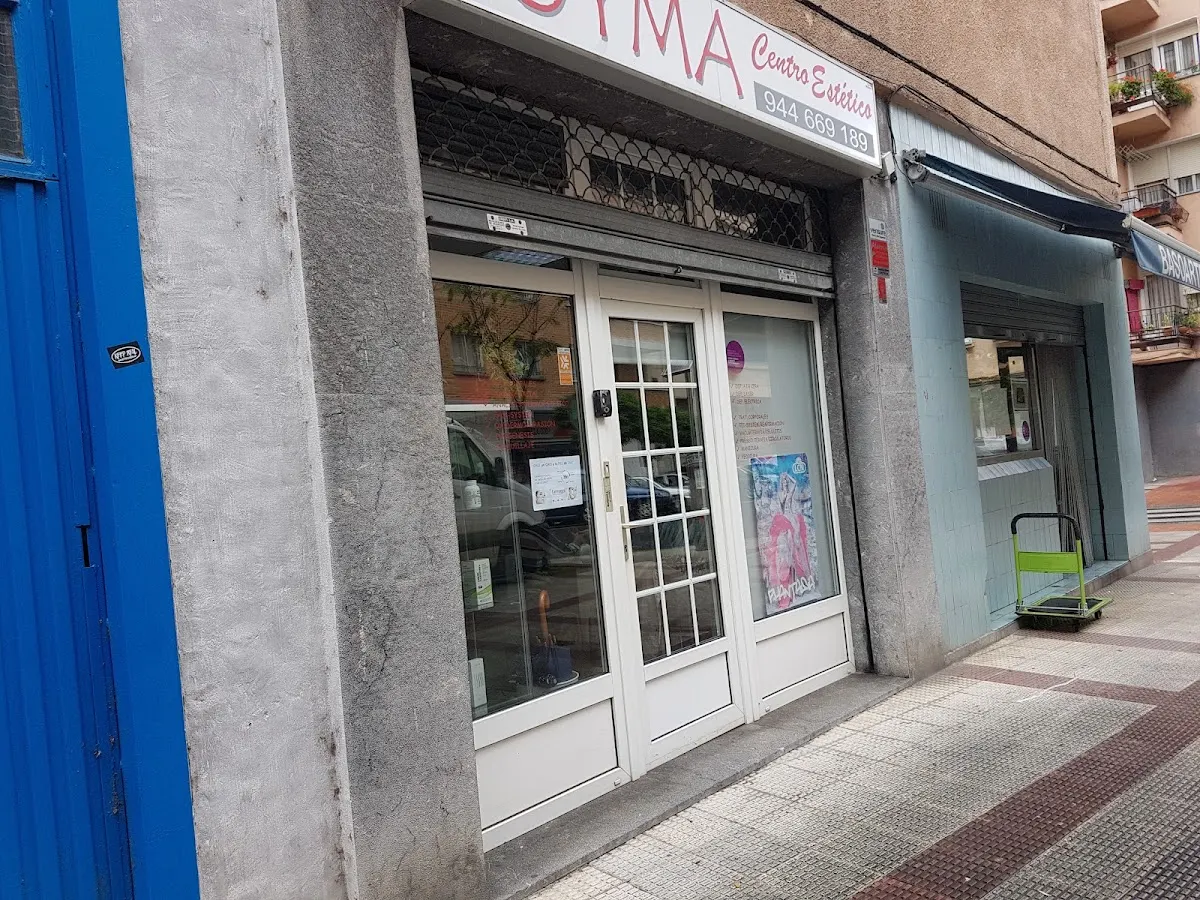 Entrada del centro Johana Beauty Concept en Durango.