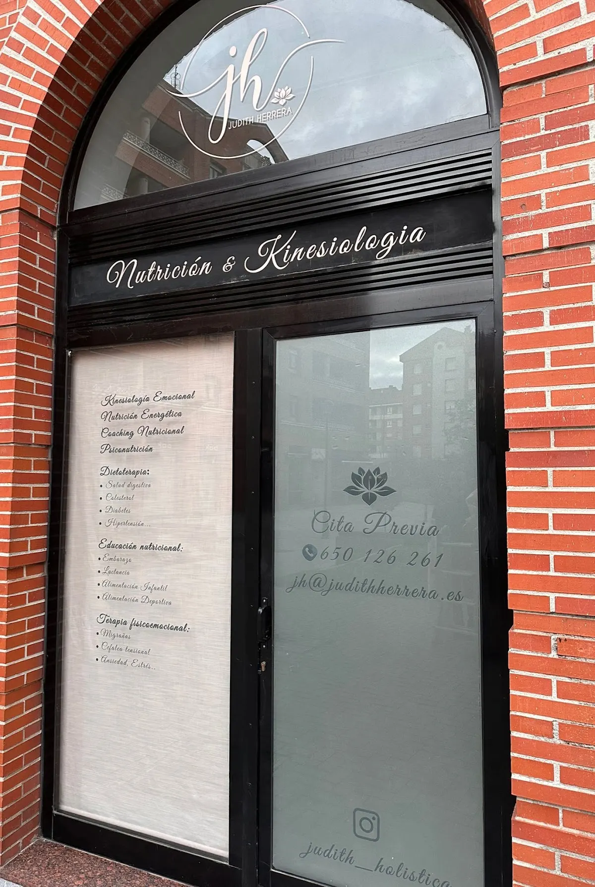 Entrada de Judith Herrera Salud Holística-Nutrición en Amorebieta-Etxano.