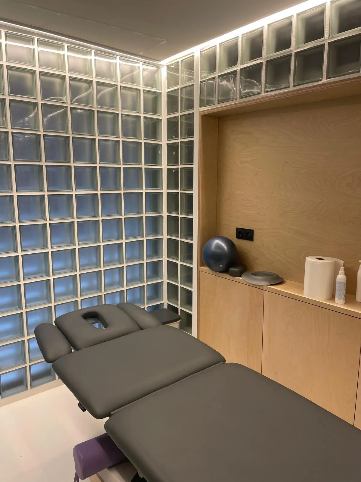 Camilla en una sala de tratamiento de Kantero Fisioterapia