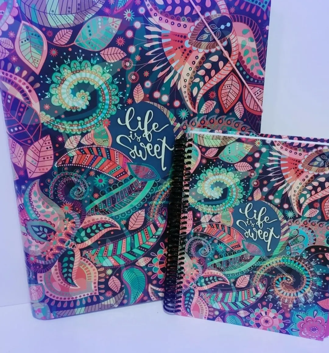Cuadernos decorados expuestos en Kopilan