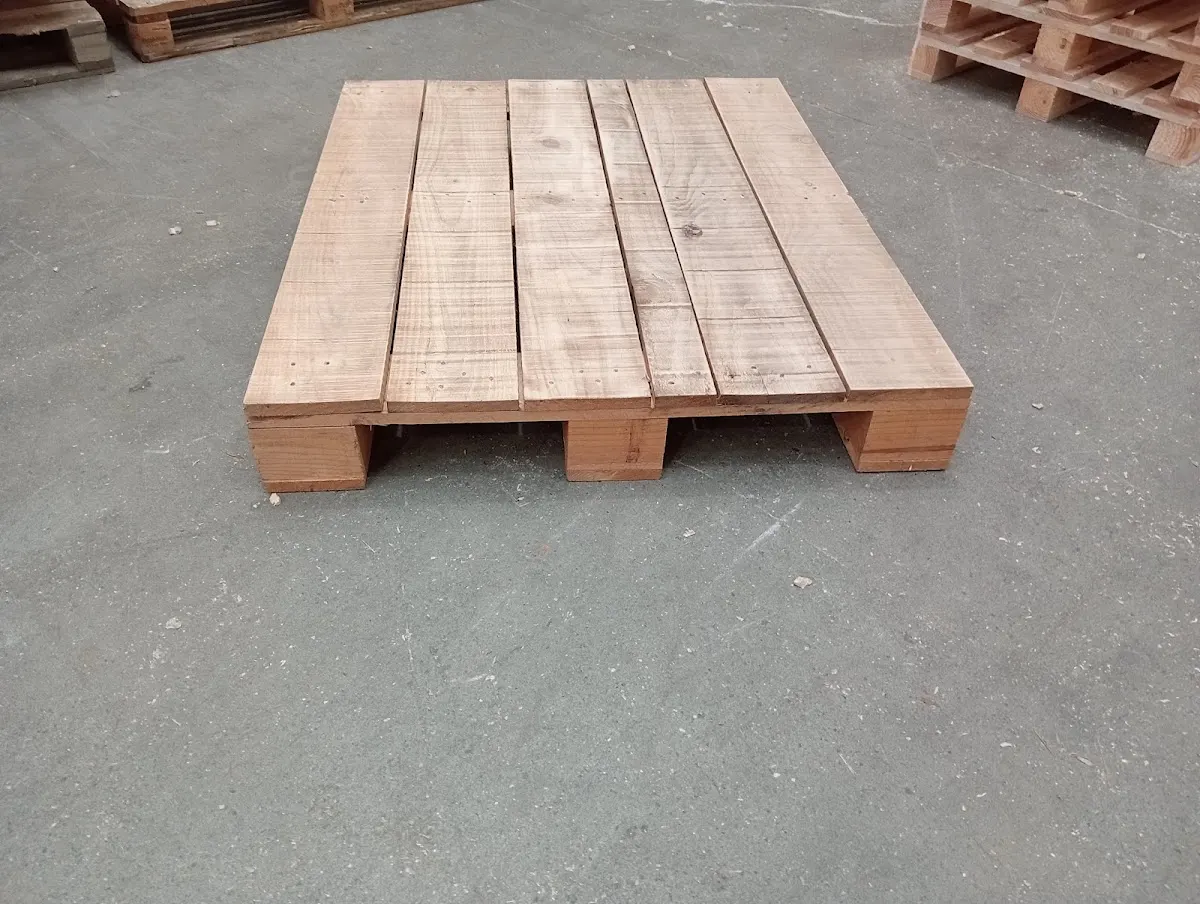 Palé de madera en las instalaciones de Maderas Elosa SL