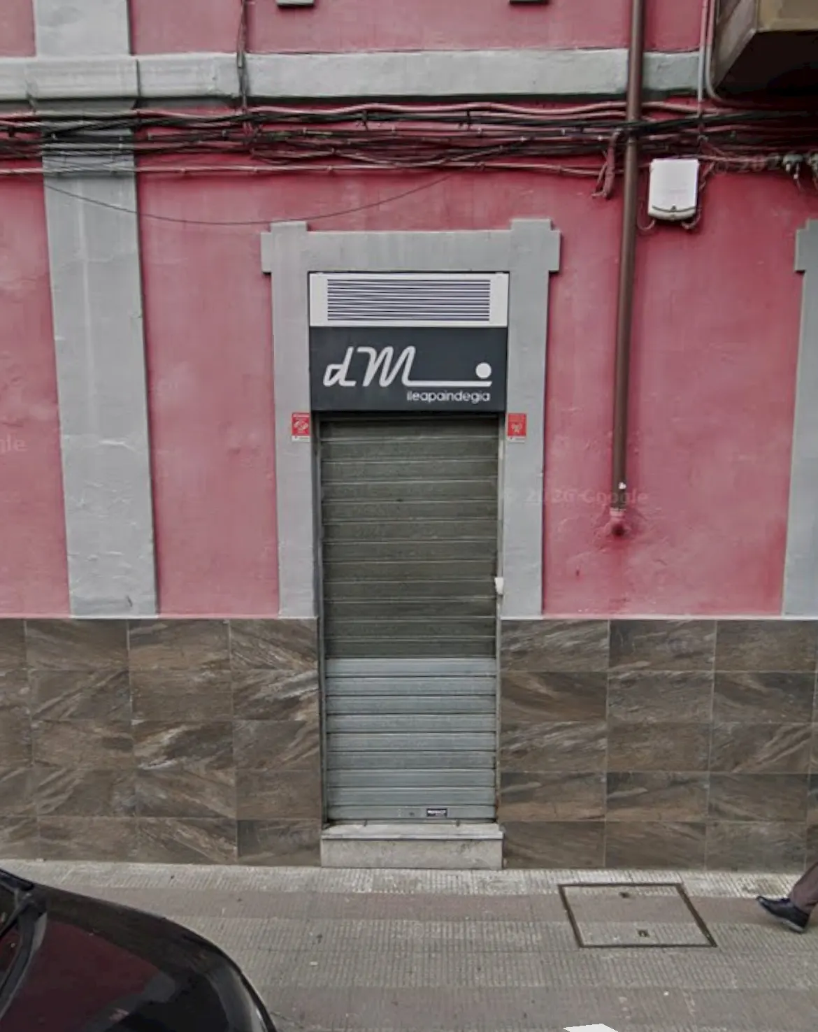 Entrada de la peluquería María Dolores Vélez Pérez en Durango