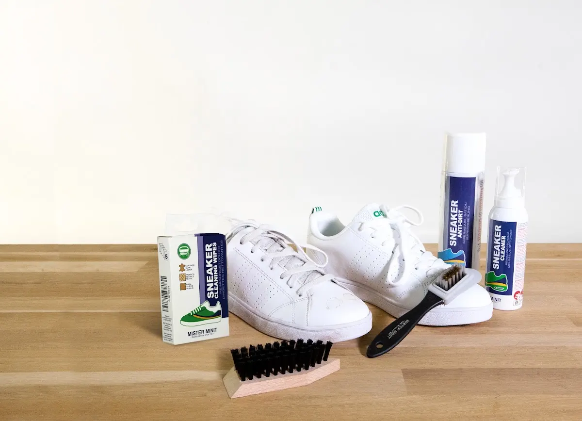 Productos y accesorios para el cuidado del calzado de MISTER MINIT