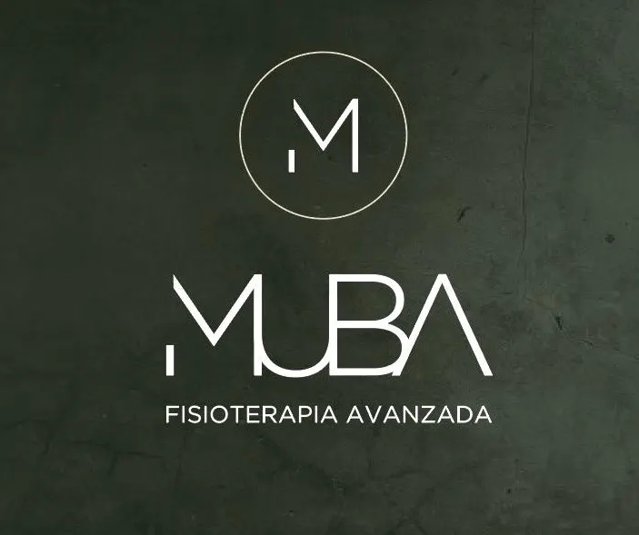 Rótulo de MUBA Fisioterapia Avanzada sobre fondo oscuro.