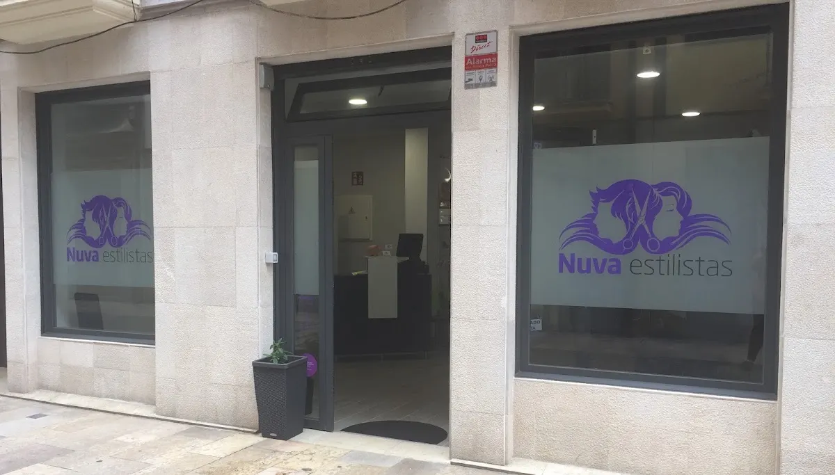 Entrada del local de Nuva Estilistas en Durango.
