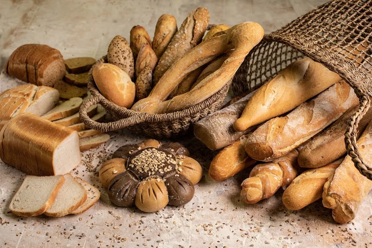 Surtido de panes y productos de panadería de Parriaundi.