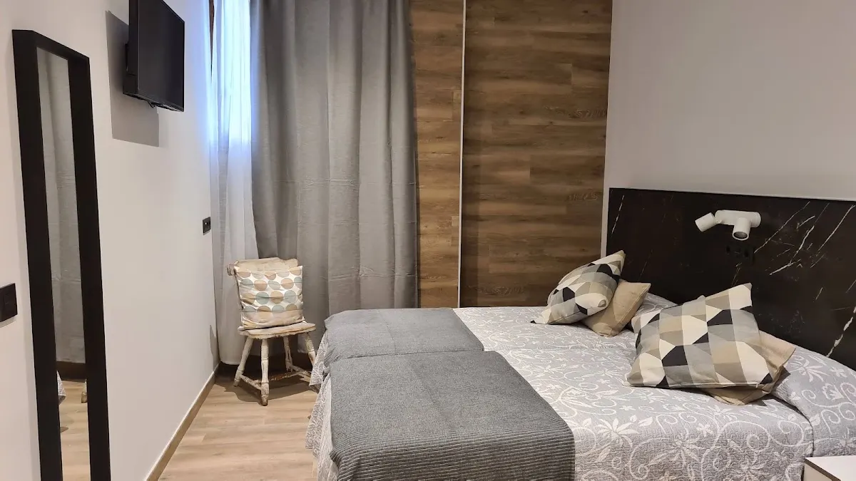 Habitación de la Pensión Asieran con cama doble
