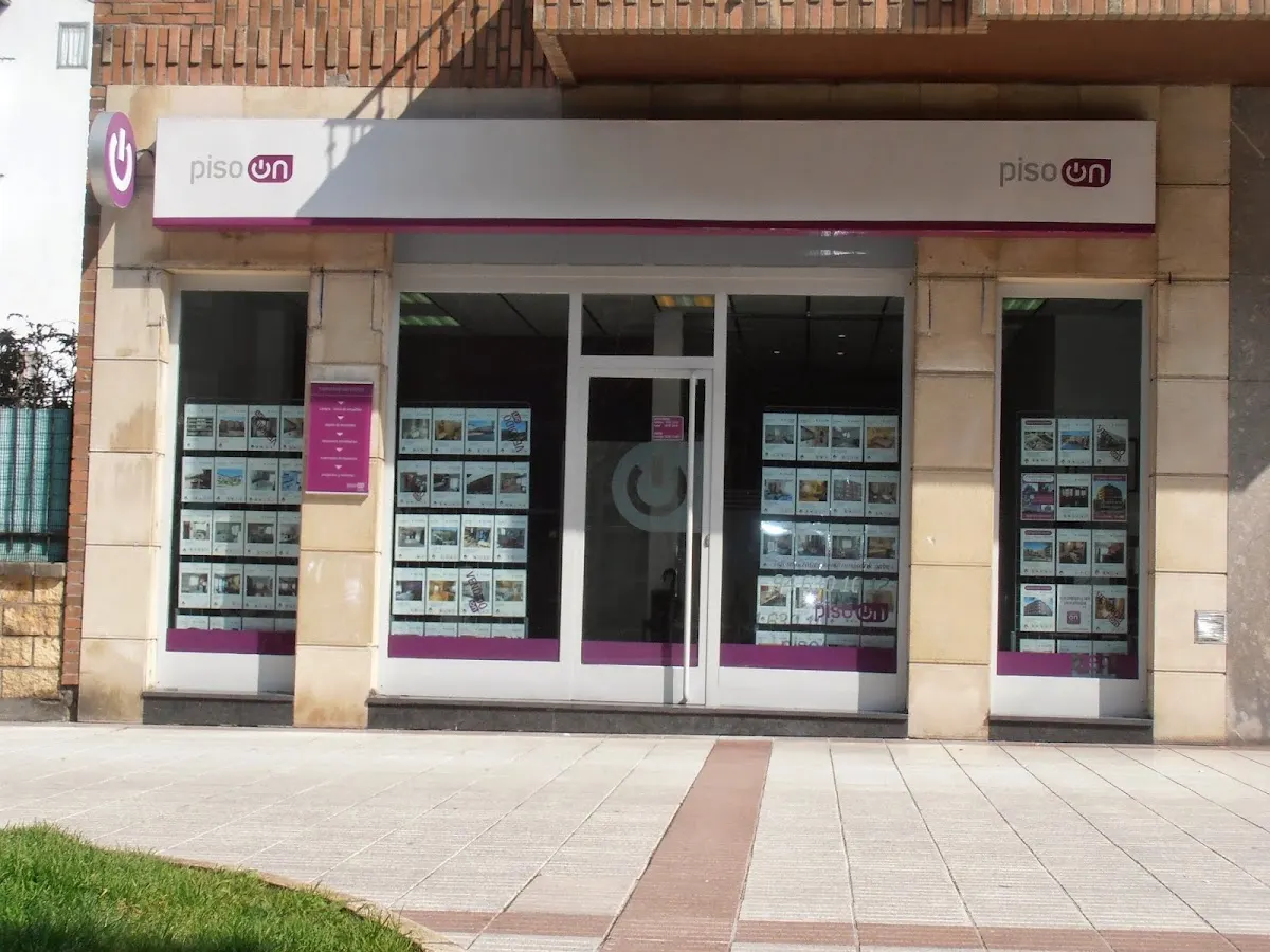 Fachada de la oficina de Piso On Amorebieta