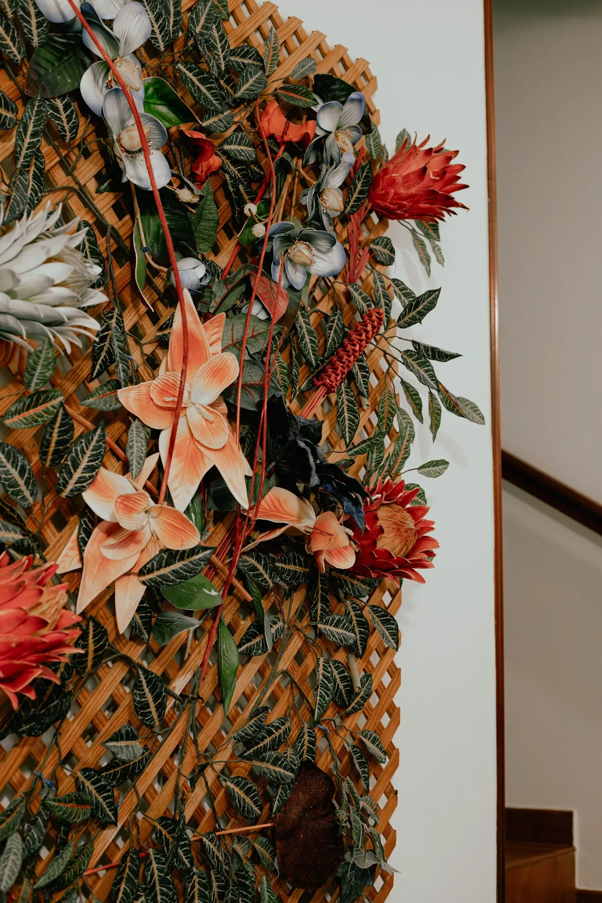 Adorno floral en una pared de Residencia Piñudi
