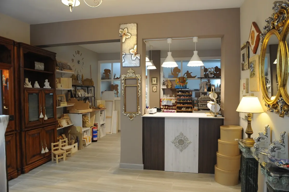 Interior de la tienda de decoración Kemy Art
