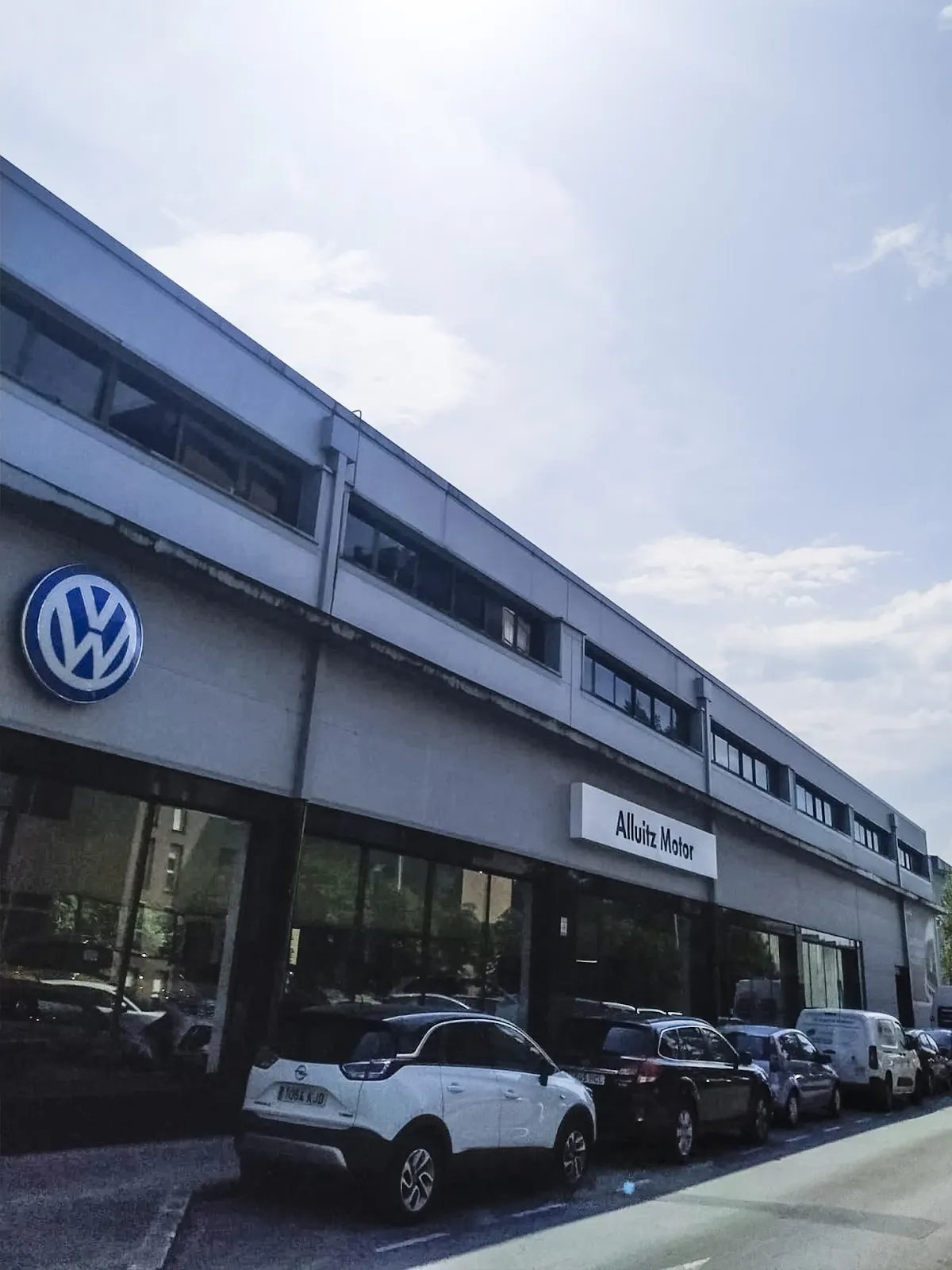 Exterior del concesionario Vasa Alluitz Motor en Durango