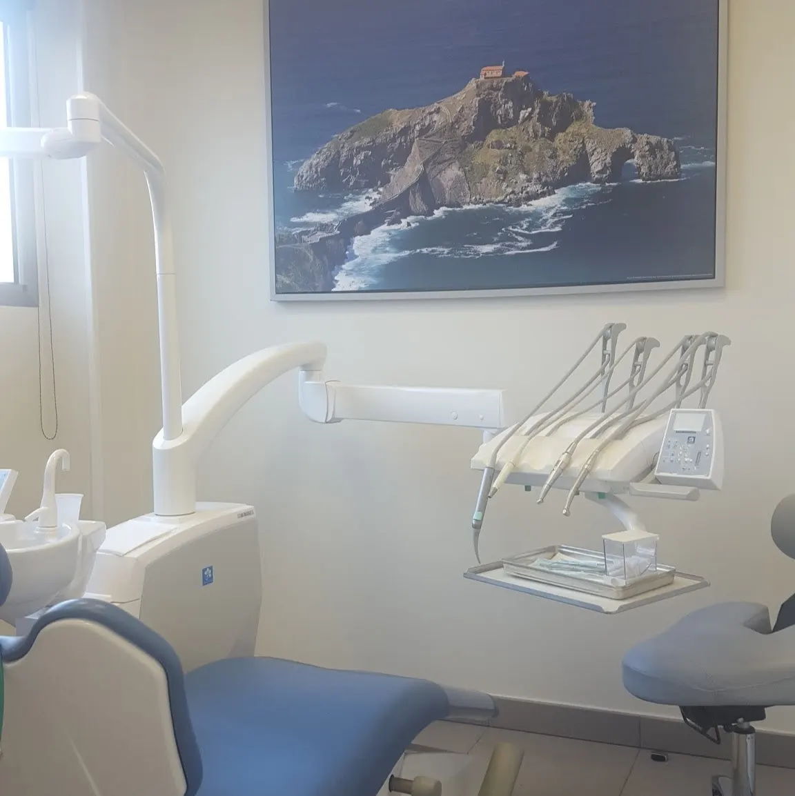 Sillón y equipamiento dental de Zaindu Hagin Klinika